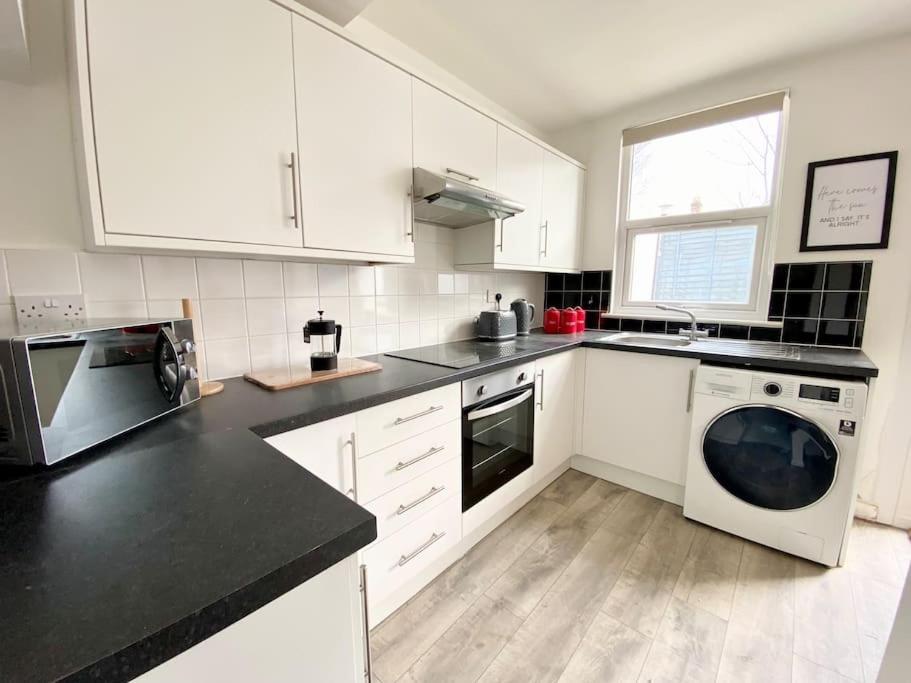 Charming Seaside Cottage In Leigh-On-Sea Southend-on-Sea Extérieur photo