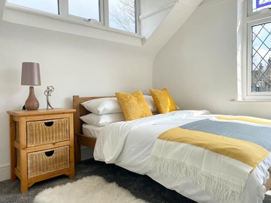 Charming Seaside Cottage In Leigh-On-Sea Southend-on-Sea Extérieur photo